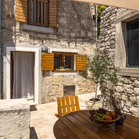 Sunce Semesterbostad